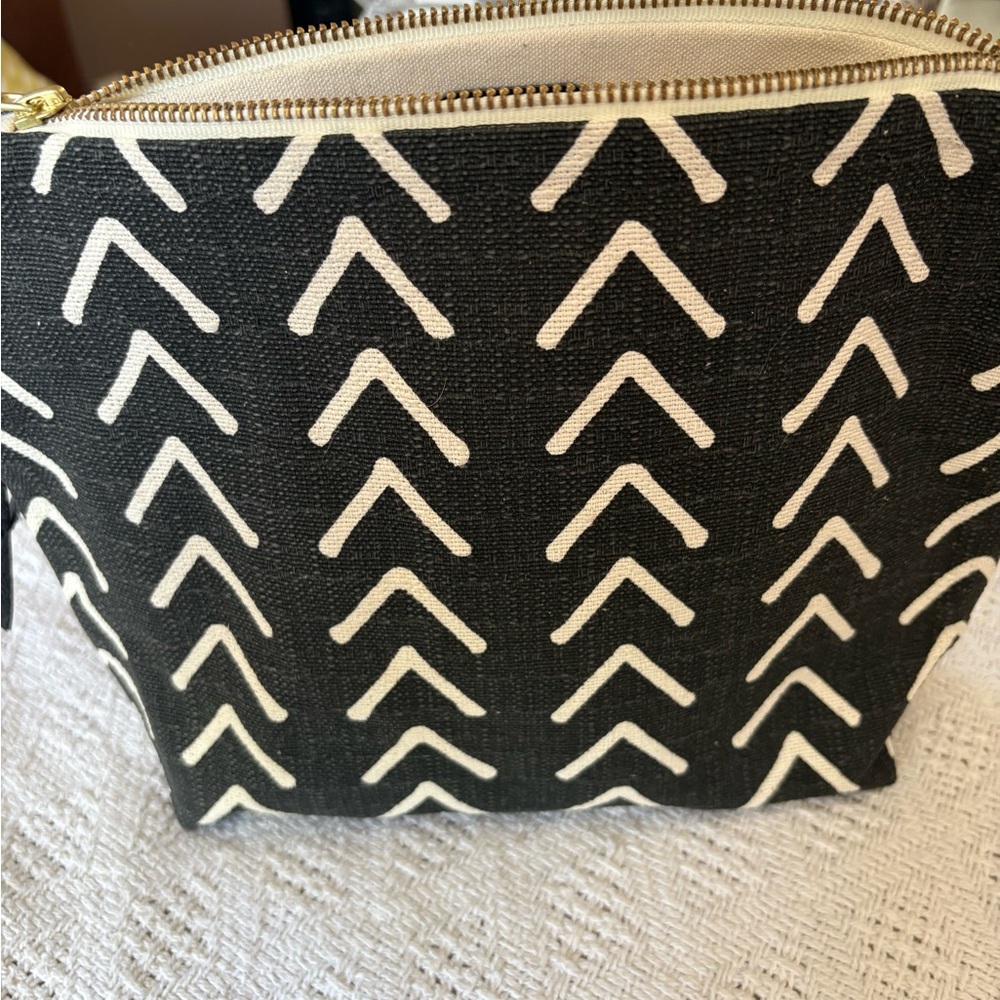 Black and White Patterned Pouch